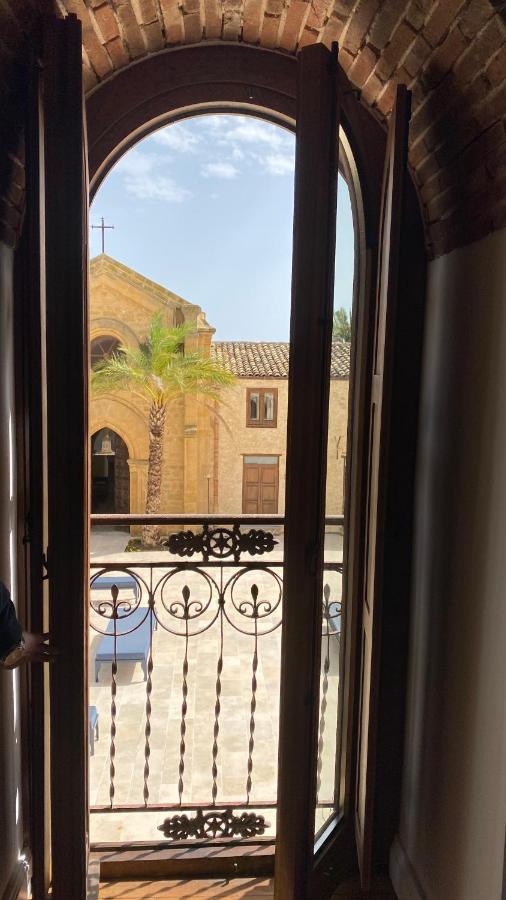 Castello Ducale Colonna Resort Ioppolo Giancaxio Екстериор снимка